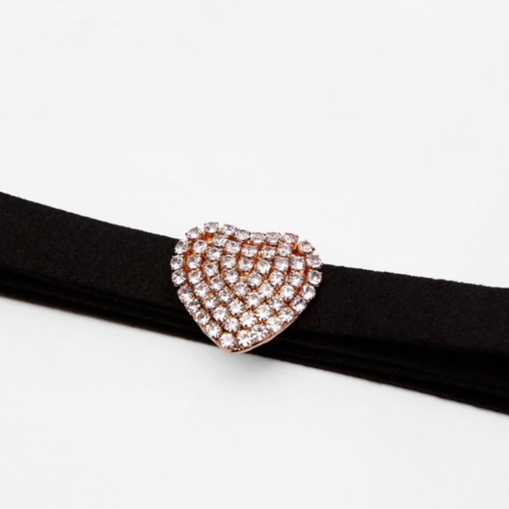 *New* Zara Heart Choker